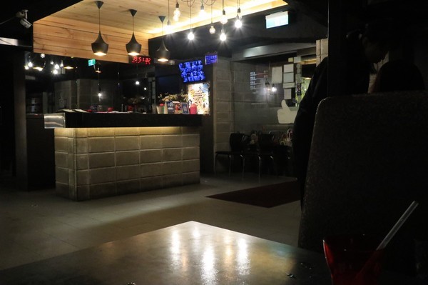 天外天精緻麻辣火鍋(台北昆明旗艦店)：【台北／西門】天外天精緻火鍋(昆明店)-CP值爆表吃到飽自助火鍋！給你多種選擇～新鮮季節水果還有哈根達斯吃到飽！