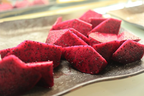 天外天精緻麻辣火鍋(台北昆明旗艦店)：【台北／西門】天外天精緻火鍋(昆明店)-CP值爆表吃到飽自助火鍋！給你多種選擇～新鮮季節水果還有哈根達斯吃到飽！