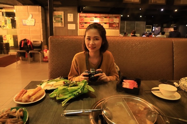 天外天精緻麻辣火鍋(台北昆明旗艦店)：【台北／西門】天外天精緻火鍋(昆明店)-CP值爆表吃到飽自助火鍋！給你多種選擇～新鮮季節水果還有哈根達斯吃到飽！