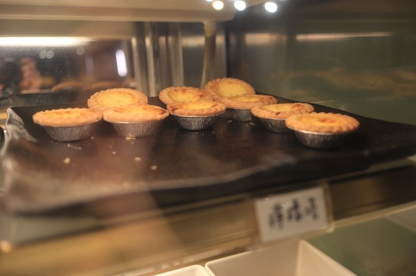 天外天精緻麻辣火鍋(台北昆明旗艦店)：【台北／西門】天外天精緻火鍋(昆明店)-CP值爆表吃到飽自助火鍋！給你多種選擇～新鮮季節水果還有哈根達斯吃到飽！