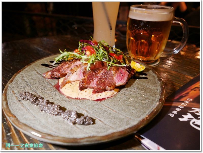 東區居酒屋推薦 一号基地炭火食堂～洋溢工業風，從晚餐到宵夜微醺一下 - 阿一一之食意旅遊