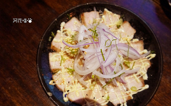 一号基地炭火食堂 ダイニングバー：【忠孝敦化│居酒屋】台北東區『一号基地炭火食堂 ダイニングバー』燒肉、調酒，種類多種的日式工業風