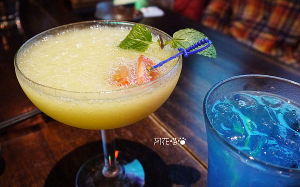 一号基地炭火食堂 ダイニングバー：【忠孝敦化│居酒屋】台北東區『一号基地炭火食堂 ダイニングバー』燒肉、調酒，種類多種的日式工業風