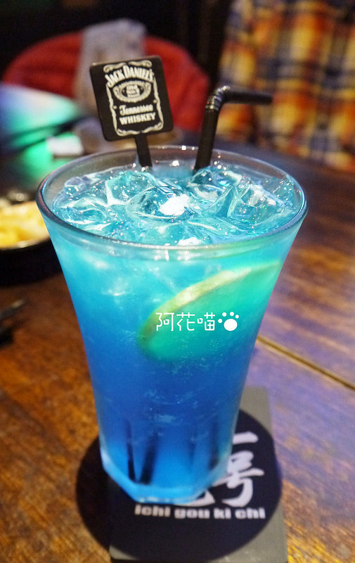 一号基地炭火食堂 ダイニングバー：【忠孝敦化│居酒屋】台北東區『一号基地炭火食堂 ダイニングバー』燒肉、調酒，種類多種的日式工業風