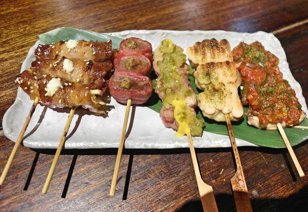 一号基地炭火食堂 ダイニングバー：❤️美食❤️【台北。大安】一号基地炭火食堂 ダイニングバー ★工地風格居酒屋/深夜聚會餐廳/著火炙燒牛舌