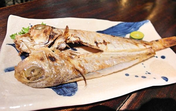 一号基地炭火食堂 ダイニングバー：❤️美食❤️【台北。大安】一号基地炭火食堂 ダイニングバー ★工地風格居酒屋/深夜聚會餐廳/著火炙燒牛舌