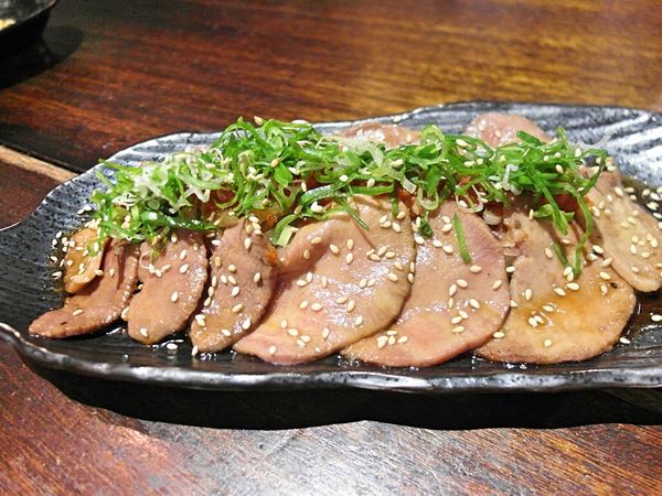 一号基地炭火食堂 ダイニングバー：❤️美食❤️【台北。大安】一号基地炭火食堂 ダイニングバー ★工地風格居酒屋/深夜聚會餐廳/著火炙燒牛舌