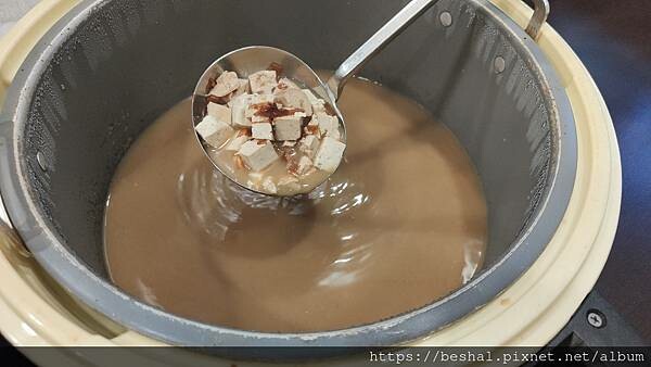 台北市捷運中山站平民美食創意丼飯~新丼 被網路IG FB燒到