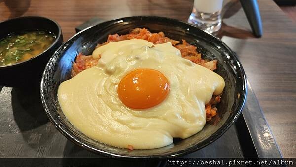 台北市捷運中山站平民美食創意丼飯~新丼 被網路IG FB燒到