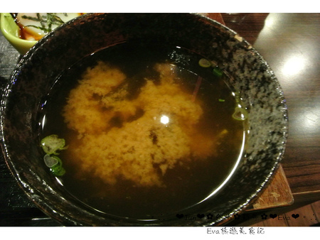 新丼：【食記－邀約】oO。台北　中山　新丼－日式創意丼飯專賣店　美式新丼、韓式新丼、招牌豆腐丼、台式新丼、蔥動（衝動）　新丼讓大家有心動的衝動，還不快行動～～o○。