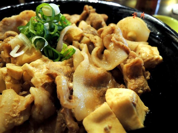 新丼:中山站美食 新丼蓋飯 牽絲起司瀑布 泡菜雙口味 雙人送超大豬排~ 新丼:中山站美食 新丼蓋飯 牽絲起司瀑布 泡菜雙口味 雙人送超大豬排~