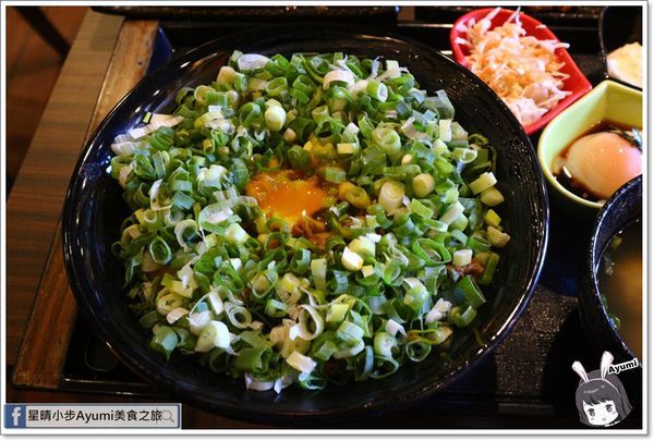 新丼：[食記]►台北大同區◄新丼創意丼飯專賣店/韓美新丼/衝動-蔥丼/酸甜糖醋炸雞/無敵炸豬排