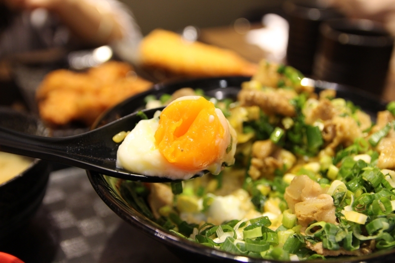 [台北]中山平價丼飯推薦 新丼 創意丼飯20種口味選擇 起司瀑布遇上韓式泡菜好吃激推