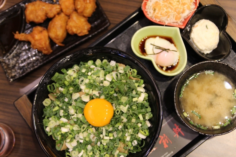 [台北]中山平價丼飯推薦 新丼 創意丼飯20種口味選擇 起司瀑布遇上韓式泡菜好吃激推
