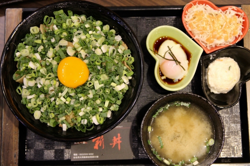 [台北]中山平價丼飯推薦 新丼 創意丼飯20種口味選擇 起司瀑布遇上韓式泡菜好吃激推