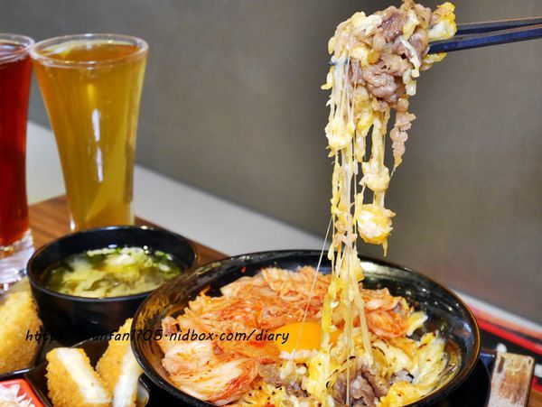 【台北美食】新丼 #起司瀑布 #無敵炸豬排 27種平價高cp值丼飯,只要$120元起 (10).JPG