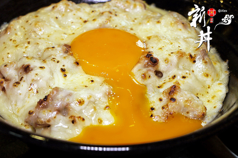 【台北】新丼 ~ 多達21種丼飯主餐可以選擇、口感美味份量足、而且丼飯牛肉還是用美國牛喔!!! / 長安西路 / 捷運台北車站 / 中山地下街