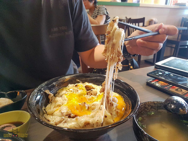 台北『大同區』[美食] 新丼・就是心動｜喀滋喀滋無敵炸豬排丼｜超牽絲美式新丼｜21種創意丼飯｜平價親民美食｜捷運中山站旁