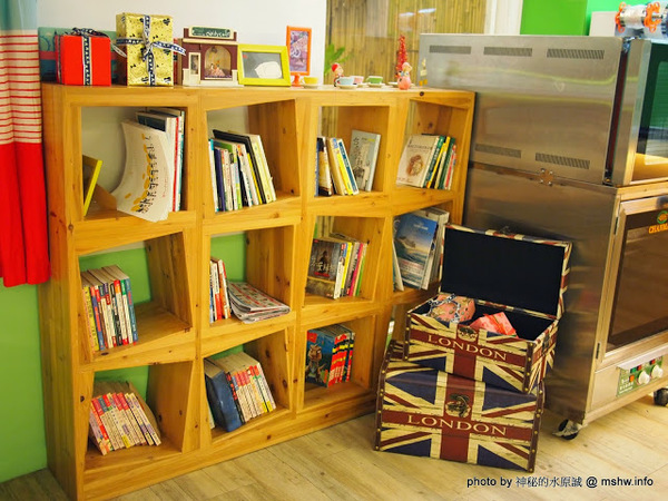 布里逗子BURRITOS：【食記】【景點】台中Burritos 布里逗子漢堡庭園餐廳@西區精明商圈捷運BRT忠明國小 : 環境閒適,餐點美味,女王不下班拍片場景之一!