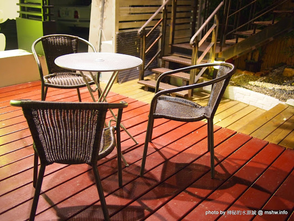 布里逗子BURRITOS：【食記】【景點】台中Burritos 布里逗子漢堡庭園餐廳@西區精明商圈捷運BRT忠明國小 : 環境閒適,餐點美味,女王不下班拍片場景之一!