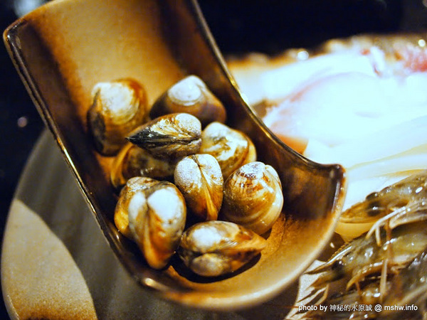 和稻壽喜燒鍋物(公益旗艦店)：【食記】台中和稻鍋物壽喜燒@南屯捷運MRT溝仔墘 : 顛覆傳統的鍋底？食材新鮮,創意吃法的台式壽喜綜合鍋