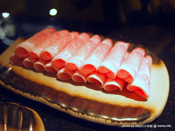 和稻壽喜燒鍋物(公益旗艦店)：【食記】台中和稻鍋物壽喜燒@南屯捷運MRT溝仔墘 : 顛覆傳統的鍋底？食材新鮮,創意吃法的台式壽喜綜合鍋