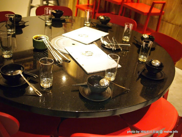 和稻壽喜燒鍋物(公益旗艦店)：【食記】台中和稻鍋物壽喜燒@南屯捷運MRT溝仔墘 : 顛覆傳統的鍋底？食材新鮮,創意吃法的台式壽喜綜合鍋