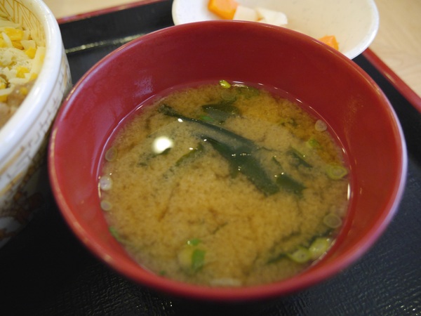 すき家SUKIYA(古亭店)：【橘子雞排】南門市場捷運站-SUKIYA すき家  日本來台的牛丼專賣