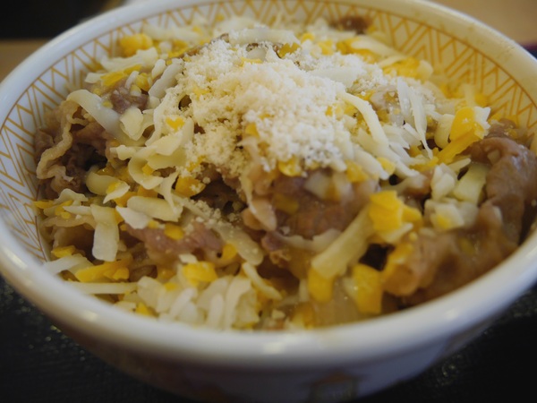 すき家SUKIYA(古亭店)：【橘子雞排】南門市場捷運站-SUKIYA すき家  日本來台的牛丼專賣