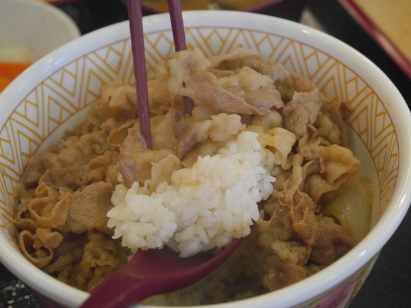 すき家SUKIYA(古亭店)：【橘子雞排】南門市場捷運站-SUKIYA すき家  日本來台的牛丼專賣