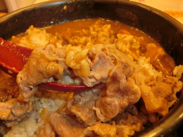 すき家 SUKIYA(古亭店)：<古亭站>不排隊吃不到的日本連鎖丼飯すき家SUKIYA