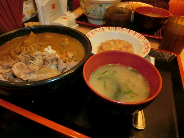 すき家 SUKIYA(古亭店)：<古亭站>不排隊吃不到的日本連鎖丼飯すき家SUKIYA