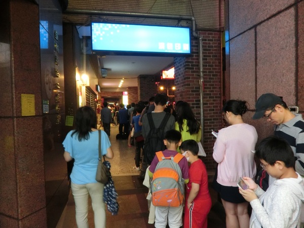 すき家 SUKIYA(古亭店)：<古亭站>不排隊吃不到的日本連鎖丼飯すき家SUKIYA