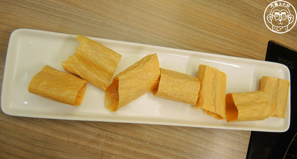 百草三味：呷飽祙【台北中山･百草三味鍋物】一次吃進十餘種契作有機葉菜