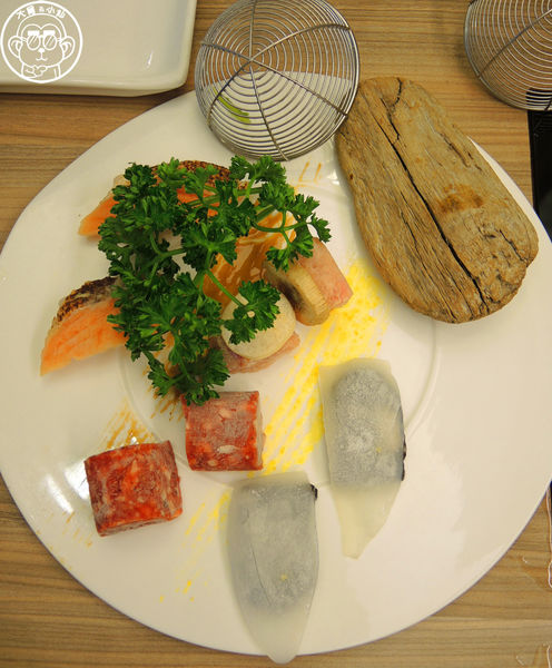 百草三味：呷飽祙【台北中山･百草三味鍋物】一次吃進十餘種契作有機葉菜