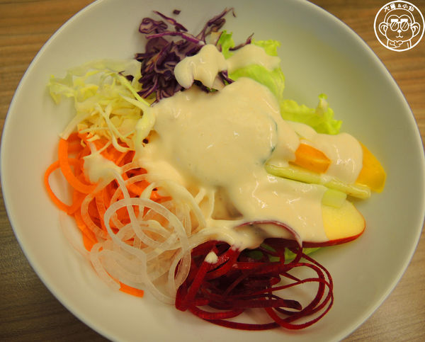 百草三味：呷飽祙【台北中山･百草三味鍋物】一次吃進十餘種契作有機葉菜