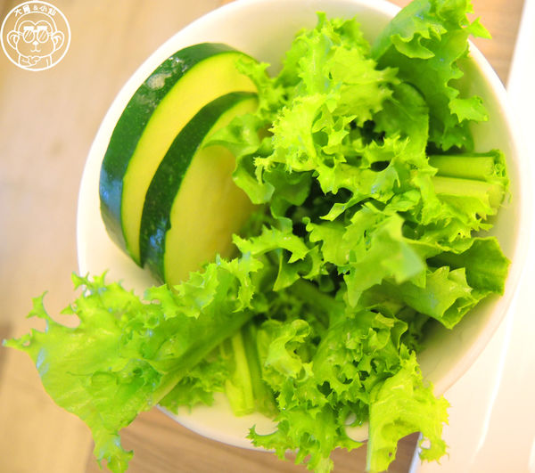 百草三味：呷飽祙【台北中山･百草三味鍋物】一次吃進十餘種契作有機葉菜