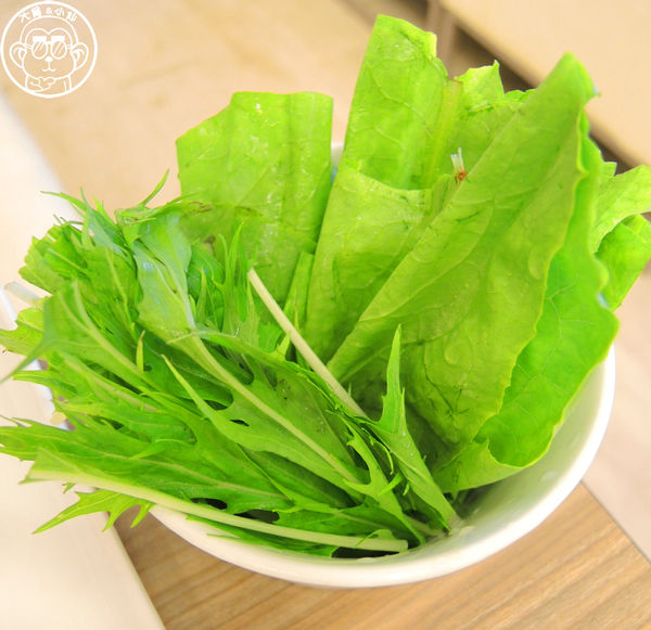 百草三味：呷飽祙【台北中山･百草三味鍋物】一次吃進十餘種契作有機葉菜