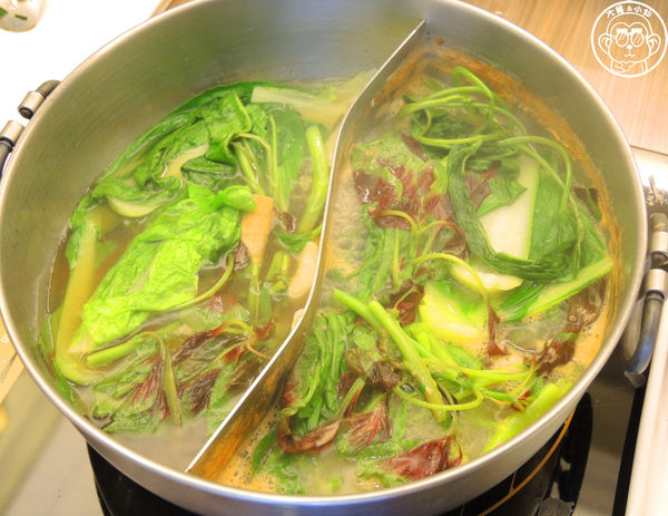 百草三味：呷飽祙【台北中山･百草三味鍋物】一次吃進十餘種契作有機葉菜