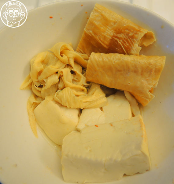 百草三味：呷飽祙【台北中山･百草三味鍋物】一次吃進十餘種契作有機葉菜