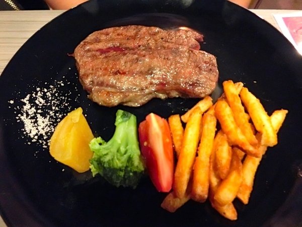 卡帕卡巴Capa Kaba-原味炭火牛排(士林基河總店):【食記】卡帕卡巴capa kaba 原味炭火牛排 - 士林基河總店~新美式餐廳~近士林夜市,歡迎來嚐鮮喔!