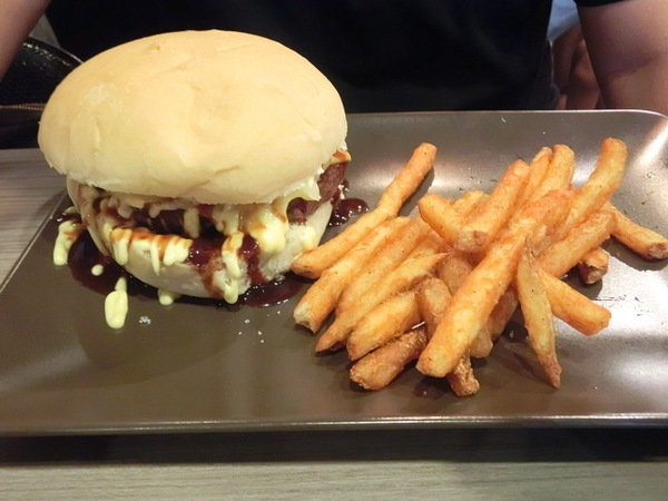 卡帕卡巴Capa Kaba-原味炭火牛排(士林基河總店):【食記】卡帕卡巴capa kaba 原味炭火牛排 - 士林基河總店~新美式餐廳~近士林夜市,歡迎來嚐鮮喔!