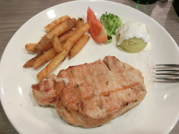 卡帕卡巴Capa Kaba-原味炭火牛排(士林基河總店):【食記】卡帕卡巴capa kaba 原味炭火牛排 - 士林基河總店~新美式餐廳~近士林夜市,歡迎來嚐鮮喔!