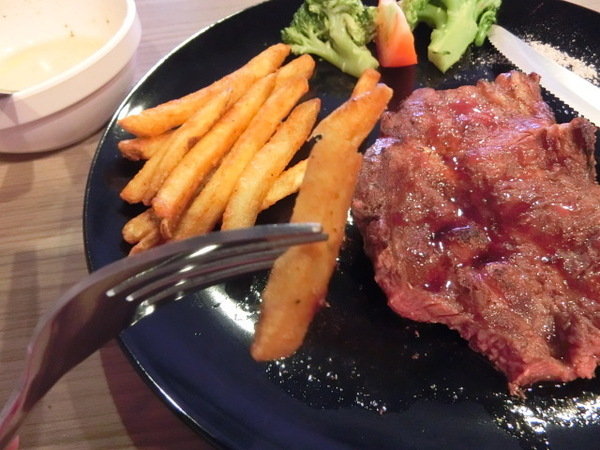 卡帕卡巴Capa Kaba-原味炭火牛排(士林基河總店):【食記】卡帕卡巴capa kaba 原味炭火牛排 - 士林基河總店~新美式餐廳~近士林夜市,歡迎來嚐鮮喔!