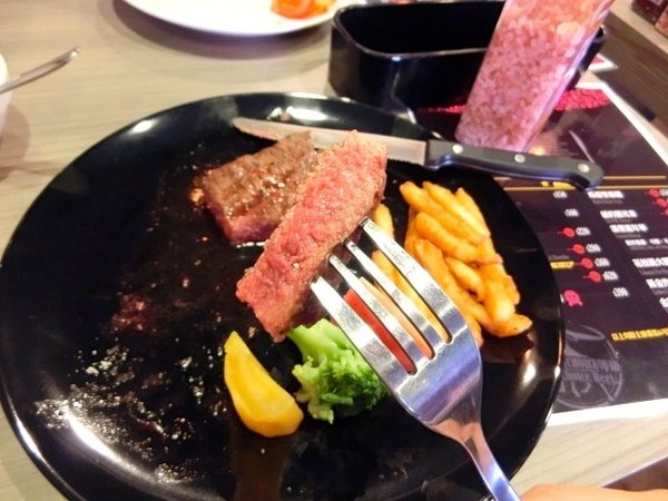 卡帕卡巴Capa Kaba-原味炭火牛排(士林基河總店):【食記】卡帕卡巴capa kaba 原味炭火牛排 - 士林基河總店~新美式餐廳~近士林夜市,歡迎來嚐鮮喔!