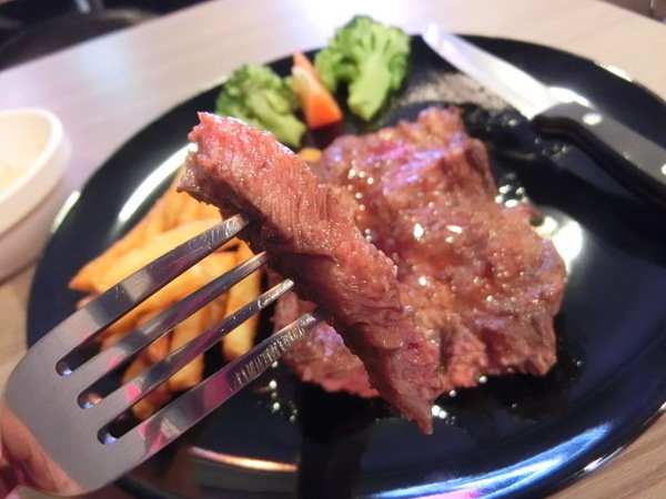 卡帕卡巴Capa Kaba-原味炭火牛排(士林基河總店):【食記】卡帕卡巴capa kaba 原味炭火牛排 - 士林基河總店~新美式餐廳~近士林夜市,歡迎來嚐鮮喔!