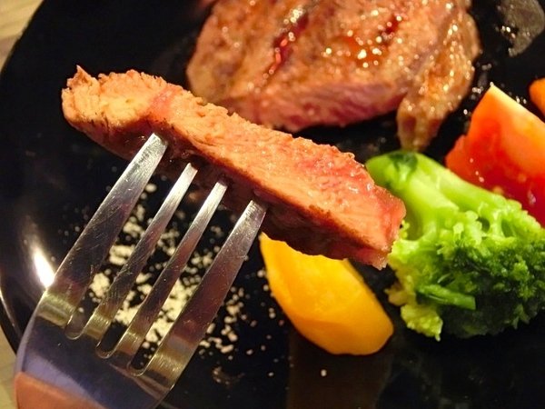 卡帕卡巴Capa Kaba-原味炭火牛排(士林基河總店):【食記】卡帕卡巴capa kaba 原味炭火牛排 - 士林基河總店~新美式餐廳~近士林夜市,歡迎來嚐鮮喔!