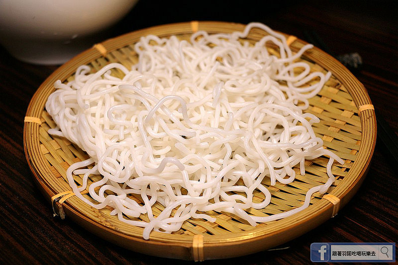 雲之南麗江斑魚火鍋六張犁美食111