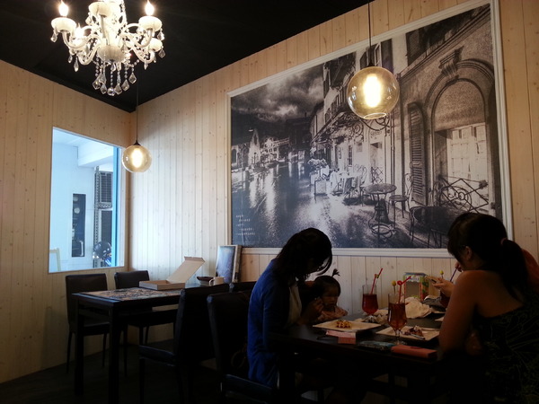 Poppy Waffle 比利時鬆餅(虎尾店)：[雲林][美食]Poppy Waffle~悠閒體驗輕食下午茶美味