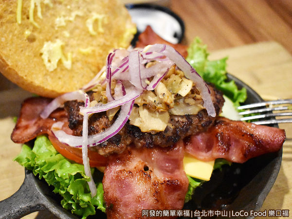 樂口福20-狠經典烤牛肉培根-特寫.JPG